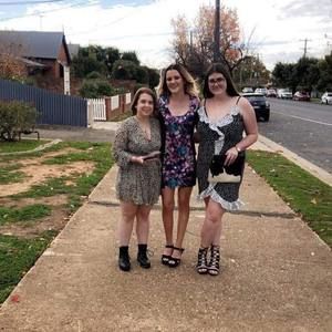 Meet your Posher, Elissa